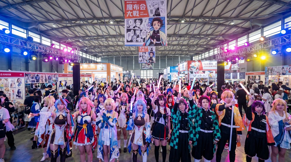 体育生打飞机动漫cosplay视频